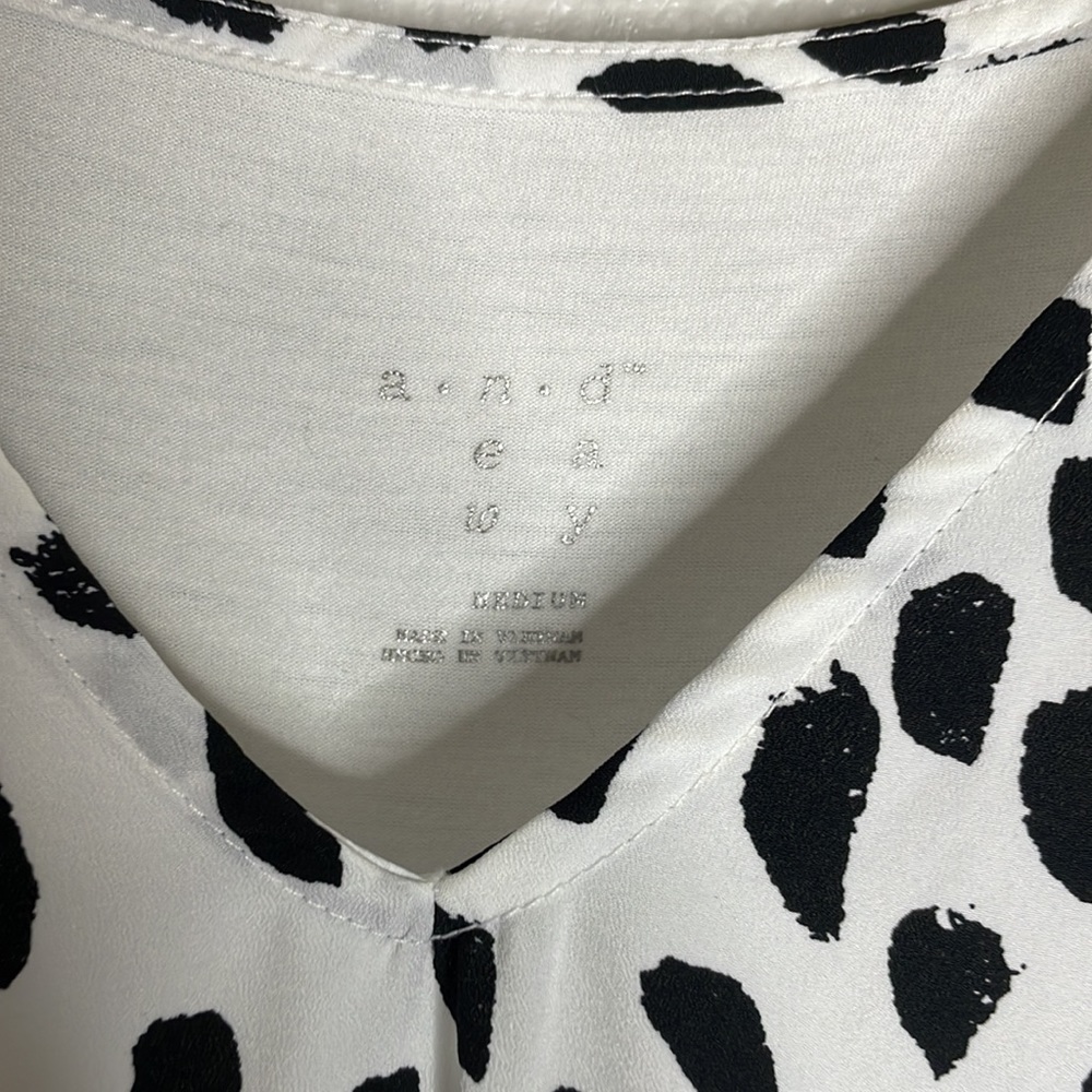 A NEW DAY Tank Top | Black & White | Medium - Picture 4 of 7